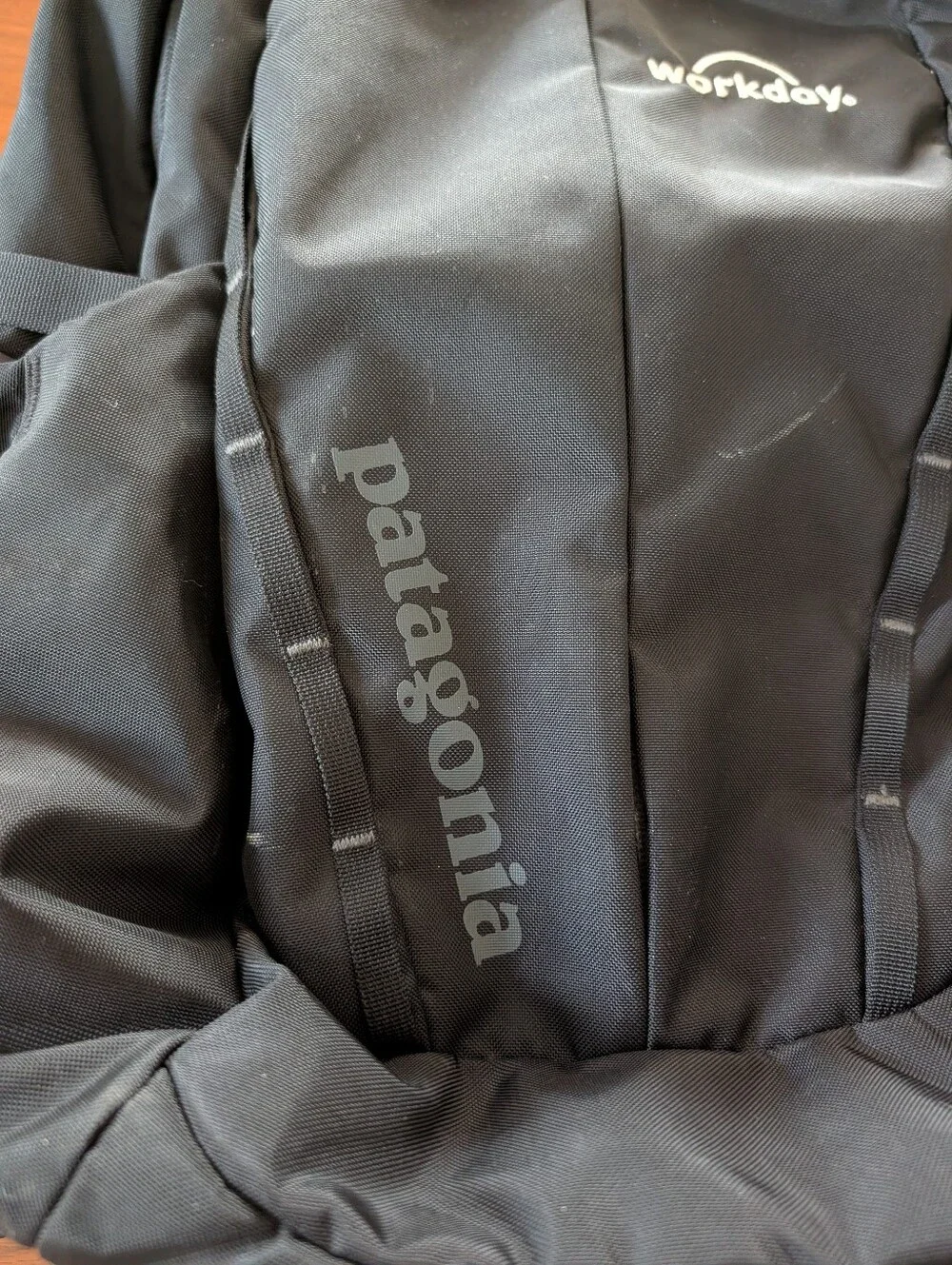 Patagonia Refugio 28L Backpack Black Hiking Everyday Pack Pre Owned W/ Logo